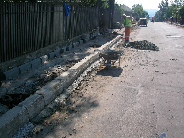 reutilizare borduri str. Ion Creanga.jpg
